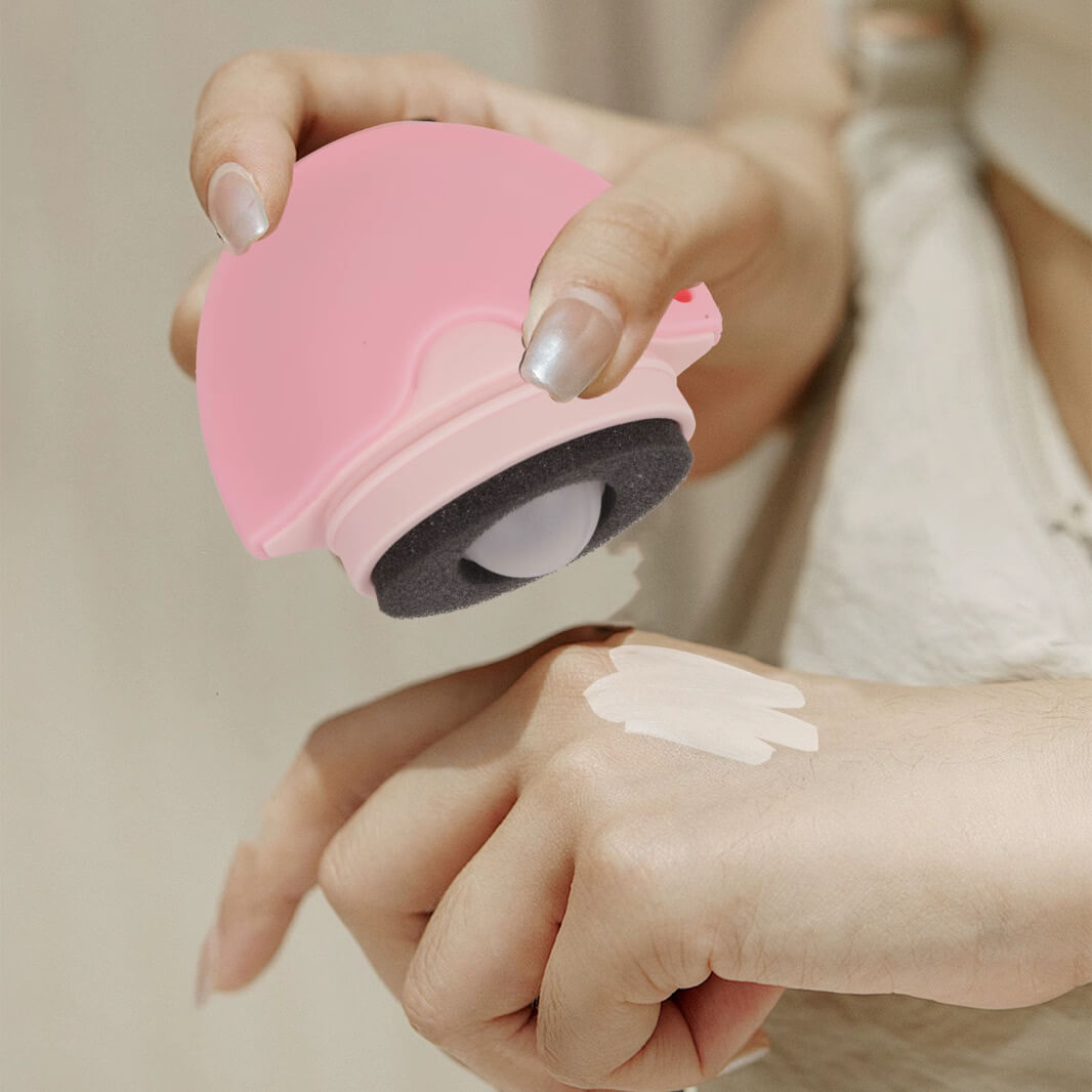 Refillable Silicone Sunscreen Applicator – view 3
